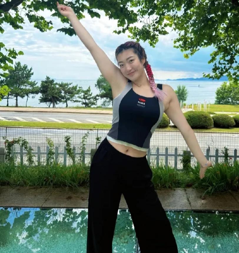 谁说李梦和张隆不恩爱，张隆36岁生日，李梦把爱写在了手上。虽然大大咧咧的李梦有
