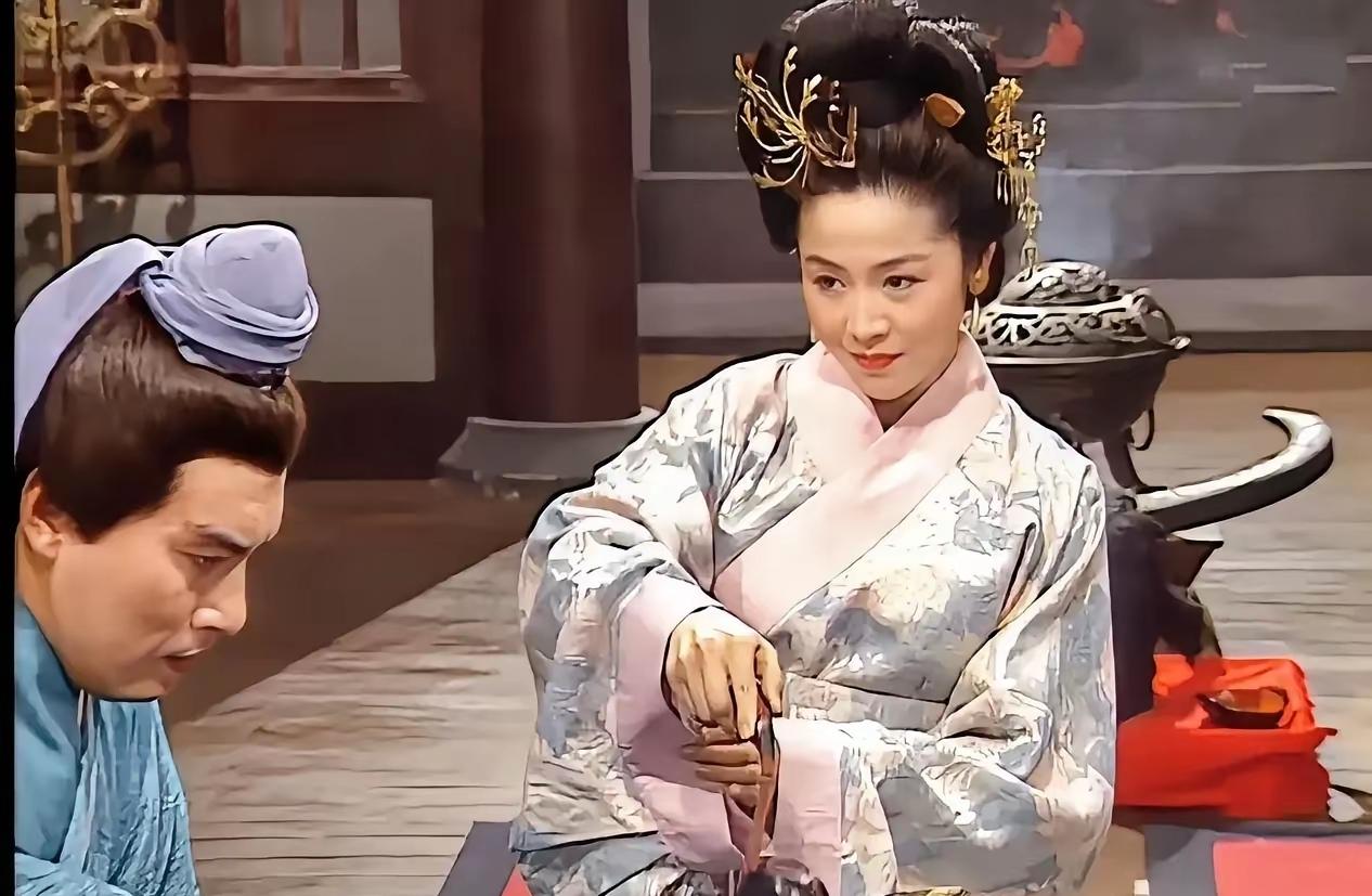 说实话就是看不上，又不是都是曹操喜欢人妻其实演员选错了，如果是梨花带雨的何晴演