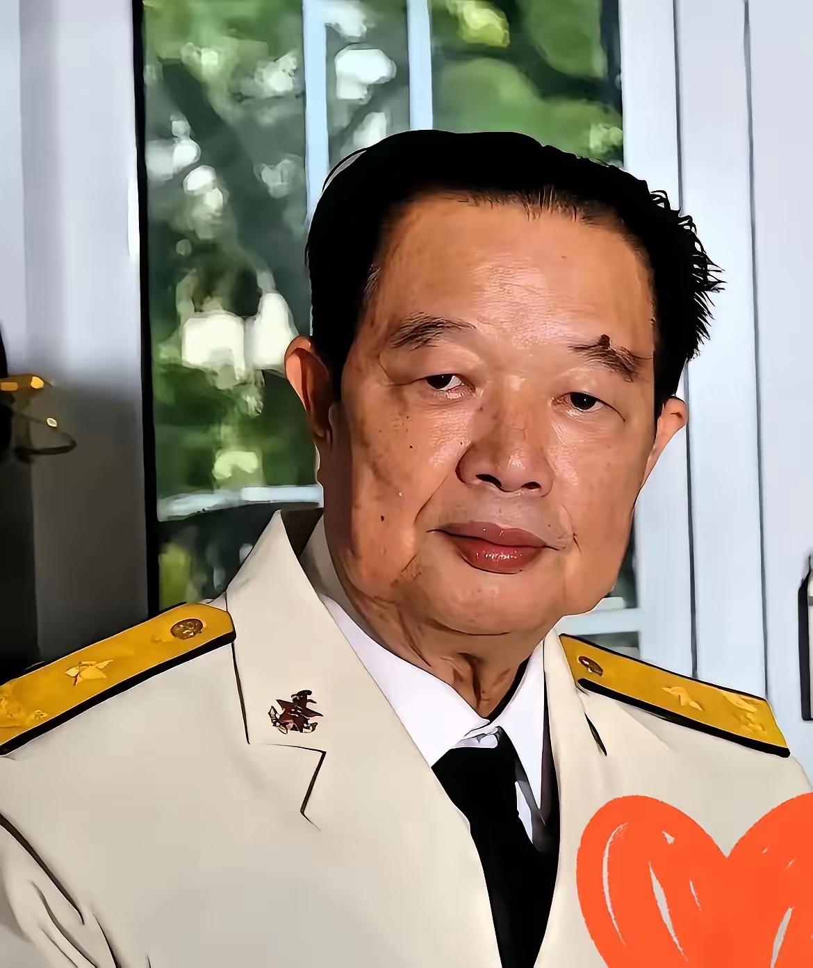 让人憋屈的是5月18号国防部对南沙的表态，通报完毕，敌方却在岛上疯狂基建，像中业