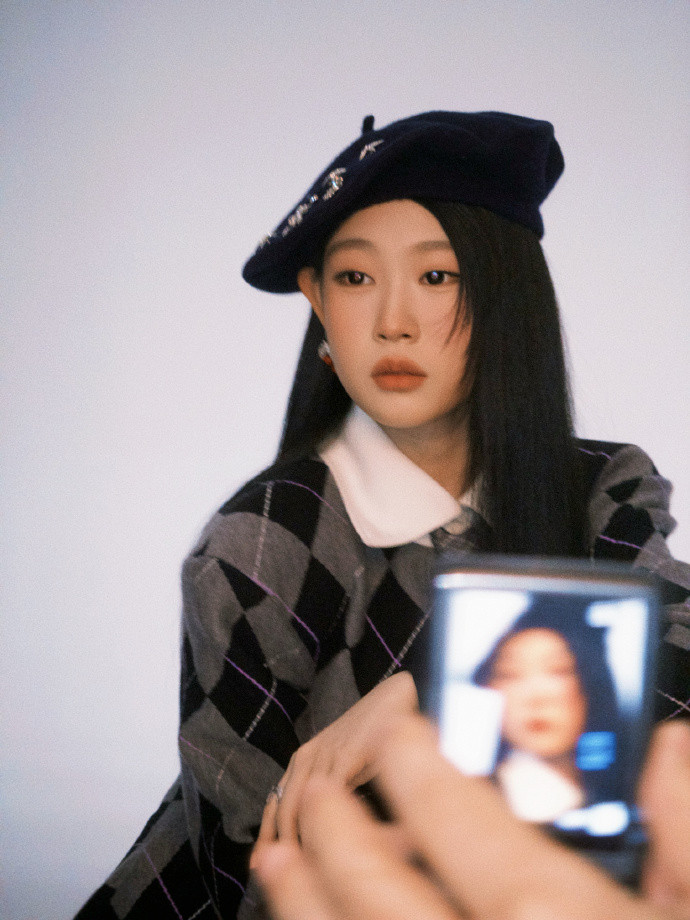 沈佳润的原生皮肤沈佳润二十岁该有的皮肤状态清透白皙的皮肤满满的胶原蛋白，沈佳润