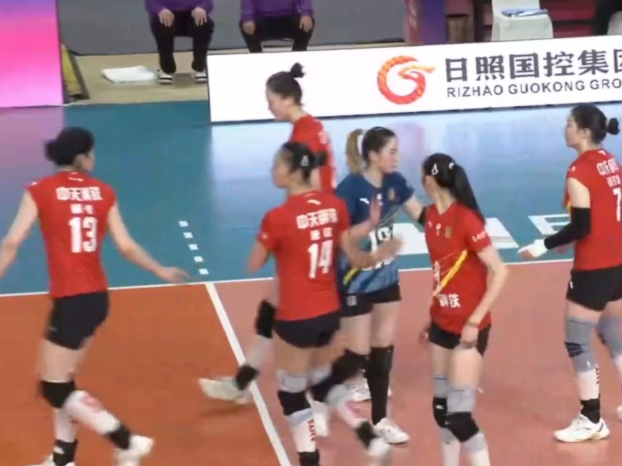 榜首之战：25-19，江苏队先声夺人，1-0领先山东，有望双杀对手！3