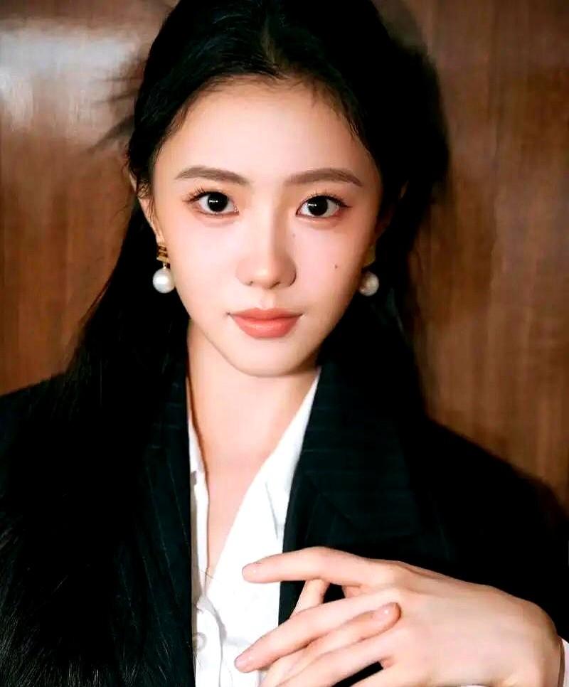 《主角》演技榜真该重排了，导演这眼光太毒。放着科班出身的戏曲演员不用，偏偏选
