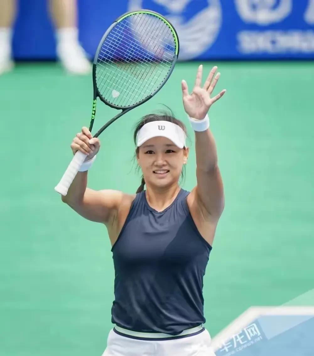 郭涵煜两破斯瓦泰克发球局在WTA1000蒙特利尔公开赛女子单打第二轮比赛中，中