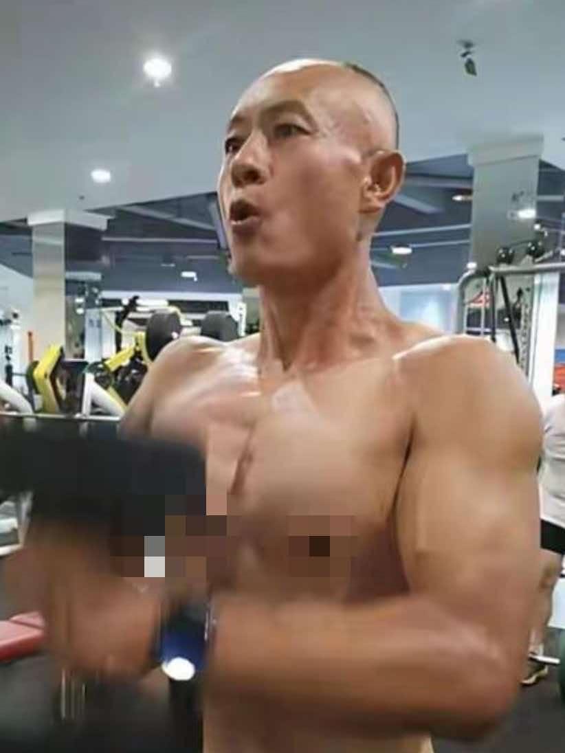我问健身的朋友，健身达人陈毛才75岁，常年健身，怎么突然就去世了？朋友说，健身