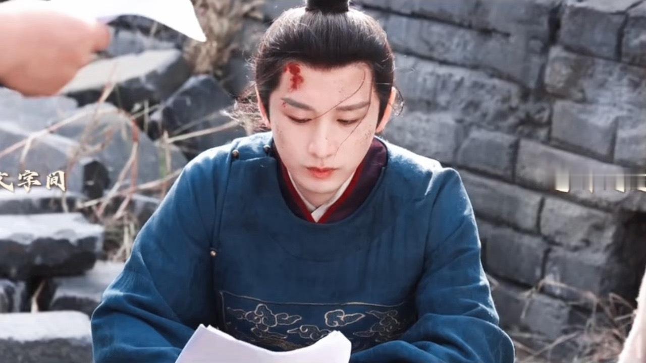 成毅实在太体面了cy成毅两京十五日成毅的“体面”，从来不是人设，是刻在骨子里的