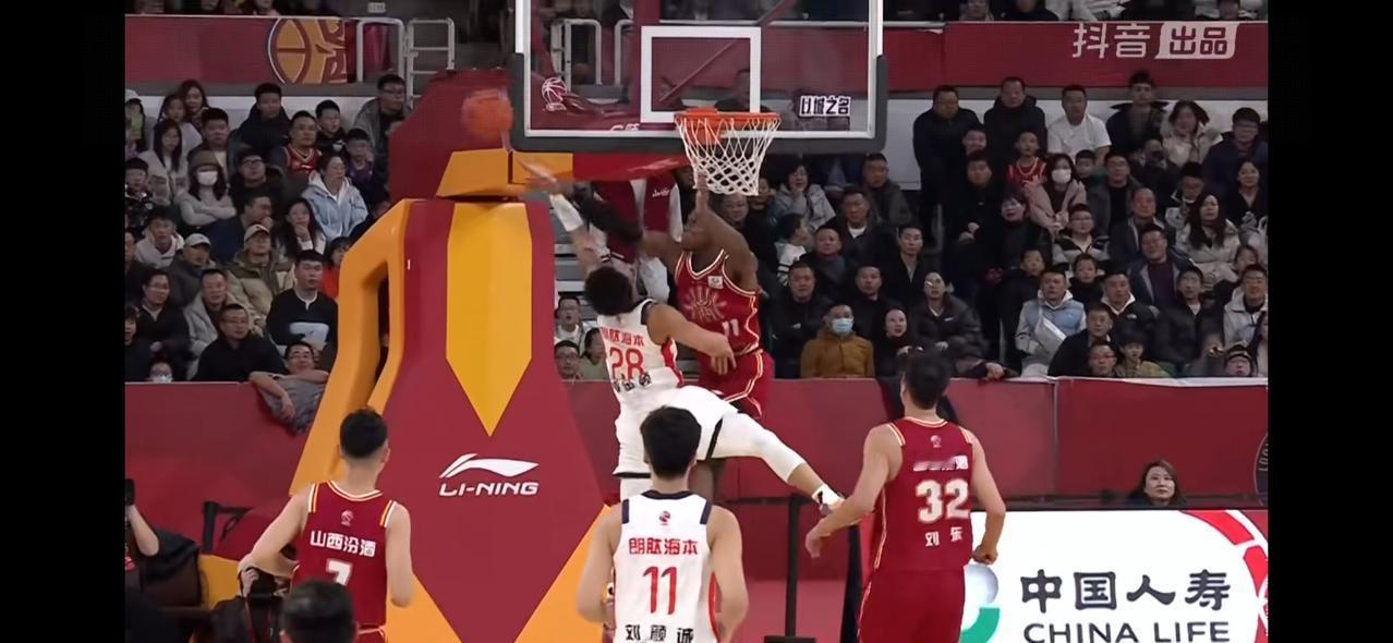 陈国豪大帽刘传兴，徐昕半场5大帽，潘江被打得不好意思山西队换外援后，球队整