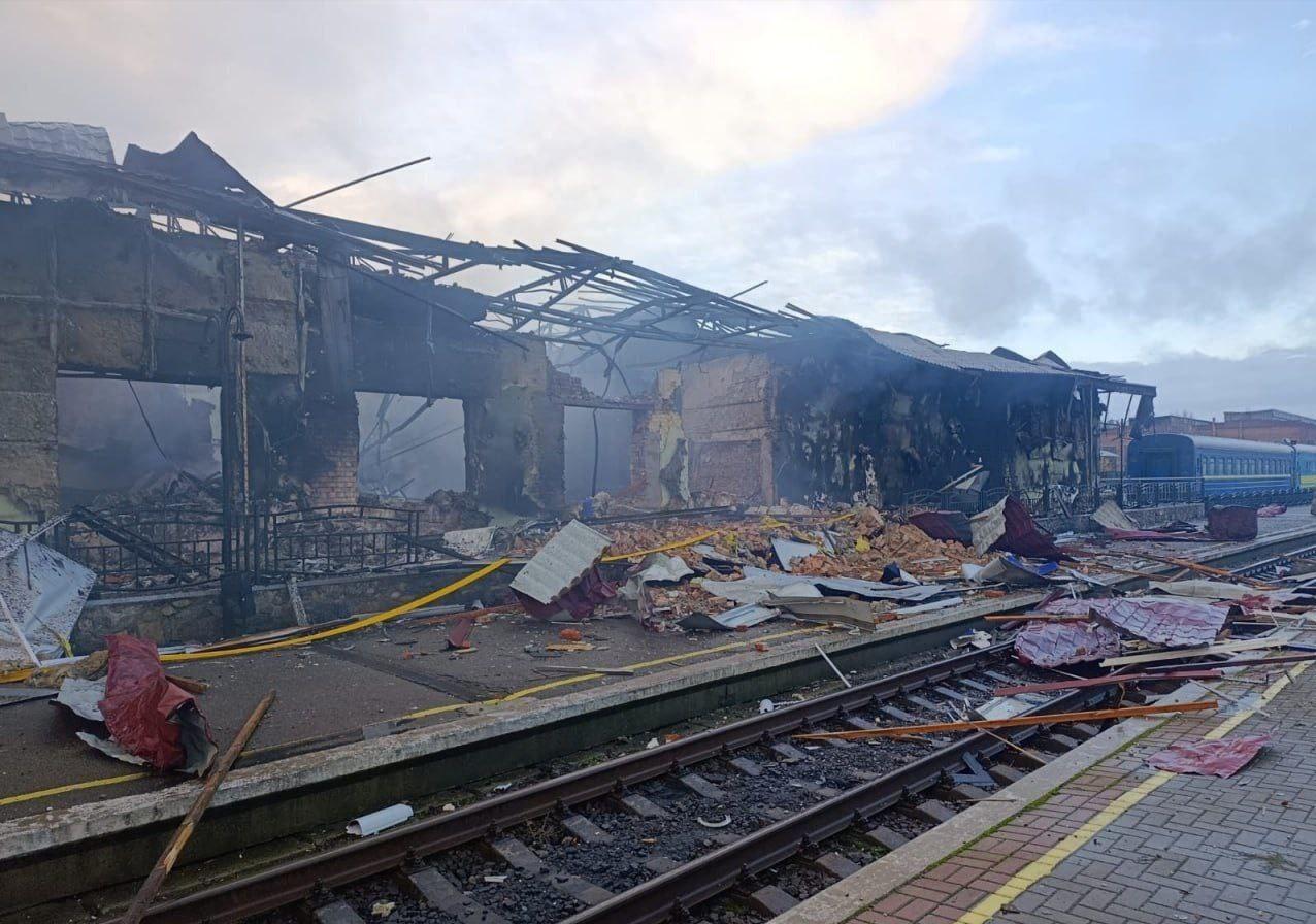 炸了、炸了、真的又炸了！乌克兰方面发布一组照片，显示了今天凌晨遭俄军空袭打击后的