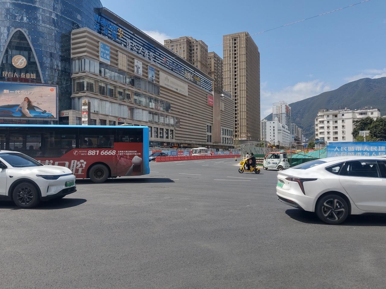 建设路不是说已经修好了吗？[笑着哭][笑着哭][笑着哭][笑着哭][笑着哭][笑着哭][笑哭