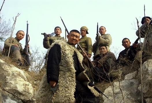 1928年初，韩复榘花了1.7万银元和2000袋面粉收买巨匪刘黑七，刘黑七收了东