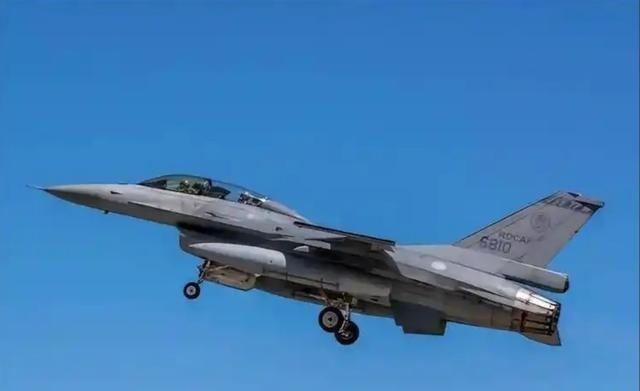 美媒：一旦中国收复台湾，美军将全面空袭中国，解放军会迎战吗？台海局势近年来持