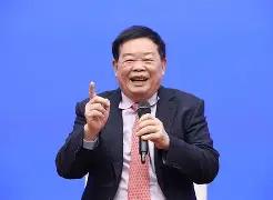一段广为流传的故事曾称，2013年，曹德旺准备在美国买下一座8万平方米的厂房，房