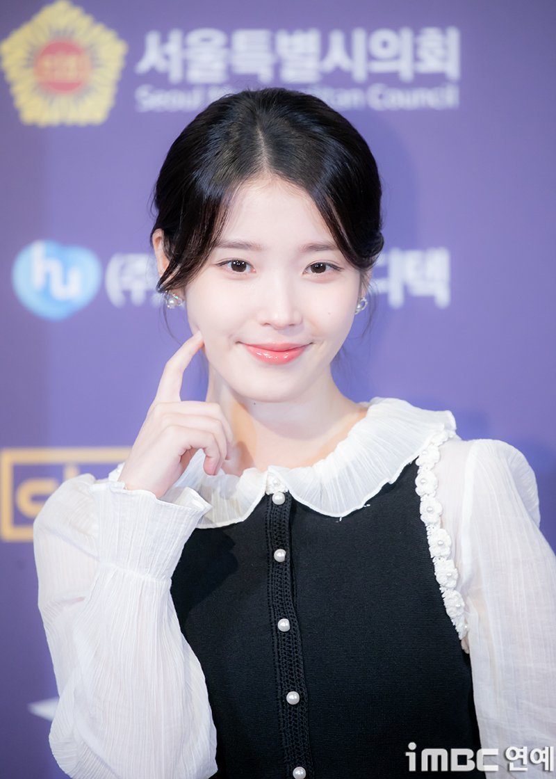 曝IU李钟硕分手iu李知恩IU全世界最好的李知恩