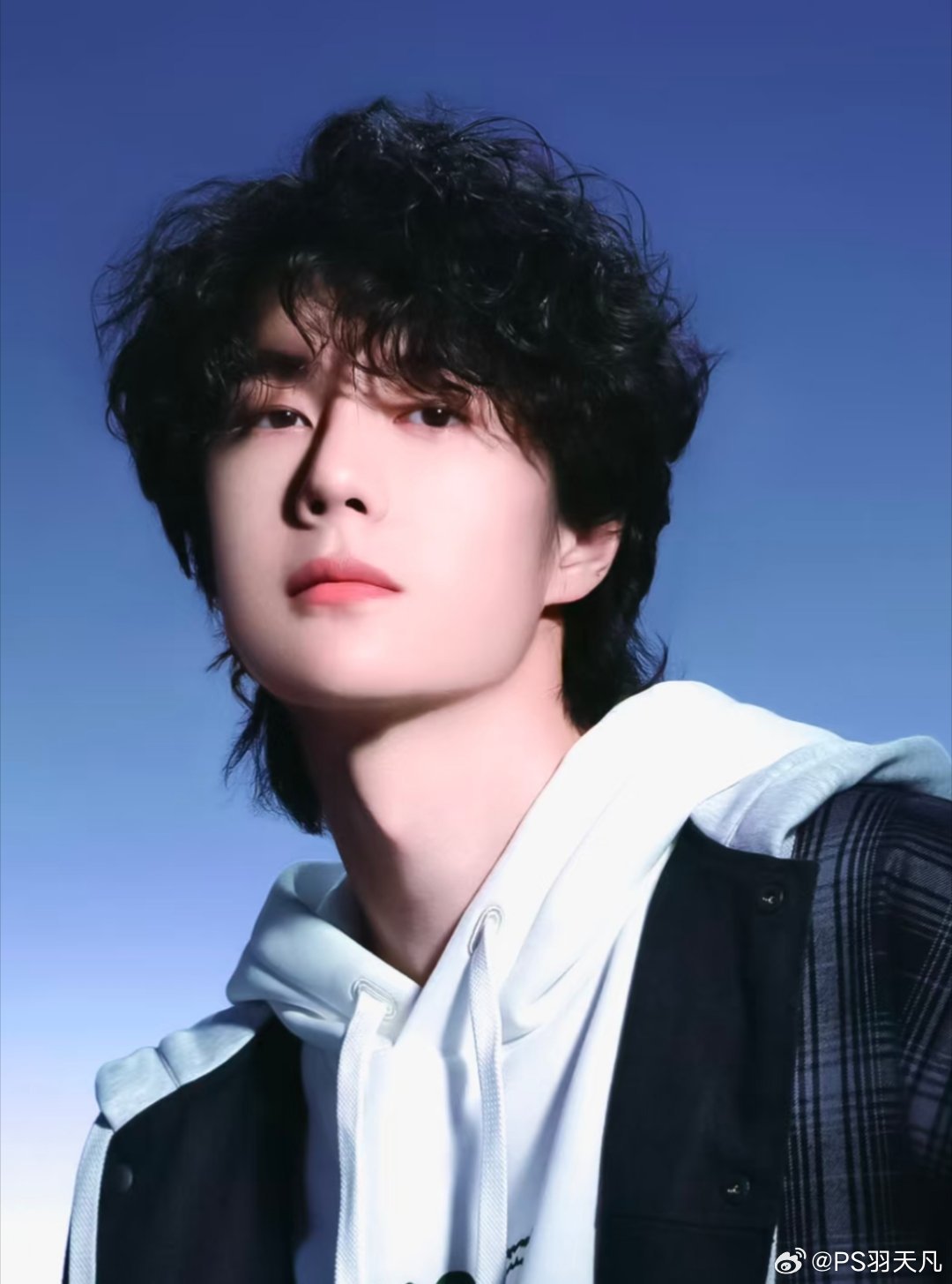 1、王一博解约，王一博和乐华的合同明年才到期，尽管王一博不想再继续合作了，但现阶