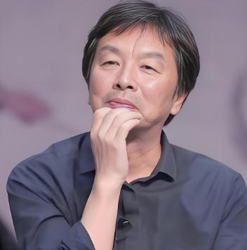 刘震云说：“一个家庭最可怕的不是贫穷，而是有个善于制造内耗的人。”贫