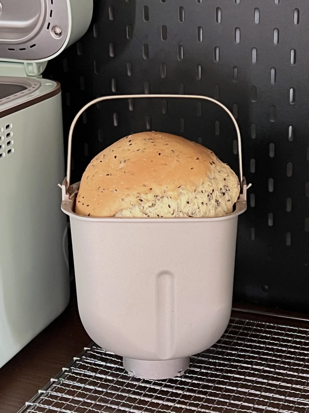 😆又爆顶啦！黑芝麻吐司｜2小时快速面包