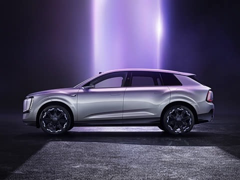 当下汽车行业早已告别单纯靠车价差价赚钱的时代，内卷式降价不断压缩新车利润，多数车