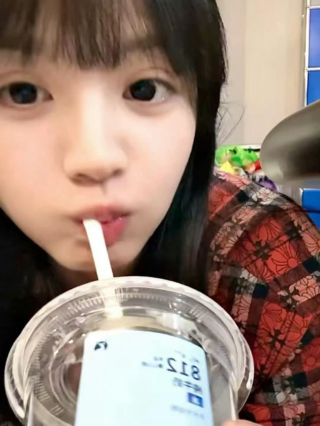 田曦薇直播猫猫逗🐱这只太萌咯～～～​​​