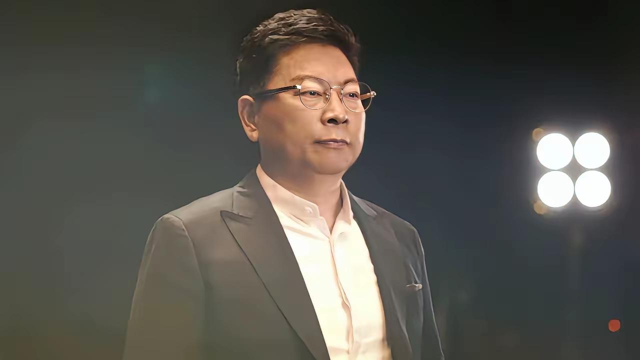“服务器崩了”！9月5日，华为商城App弹窗提示“系统繁忙”，问界M7订爆了同步