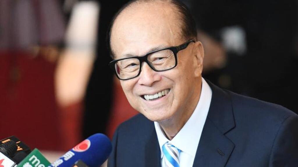 李嘉诚正在执行一笔反周期资本操作。在新能源赛道资金扎堆之际，他先后套现英国电