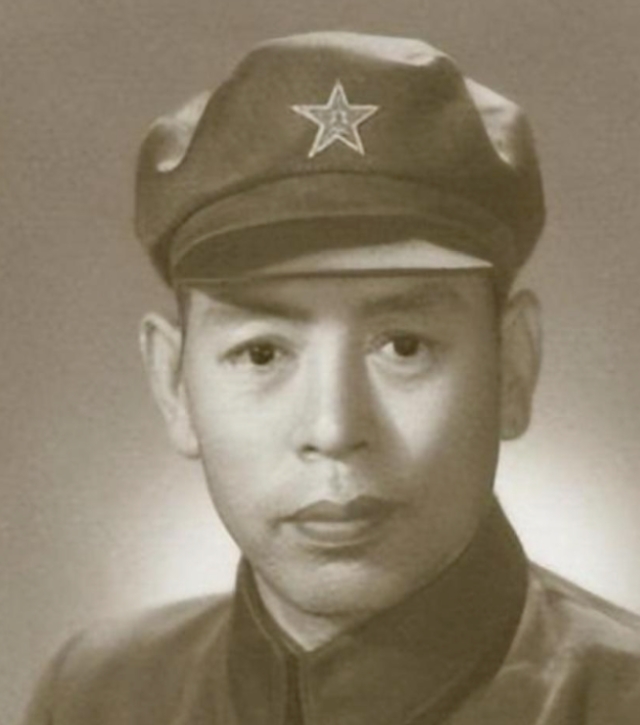 1932年，陈玉仁突然叛变，向敌人供出了潜伏的地下党员王世英，王世英感觉到不对，