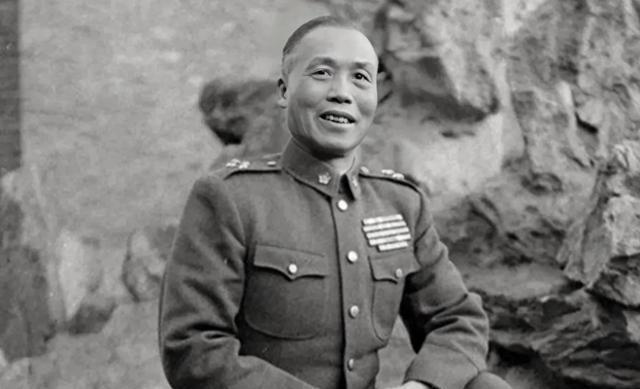 97岁的陕西农民仵德厚离世，平静的村庄突然迎来一场不寻常的告别。国民党总部自台湾