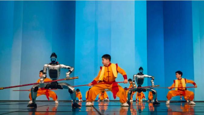 哈哈哈哈，我估计印度那边的边境士兵，都吓出尿来了，因为今年的中国春晚，机器人不玩