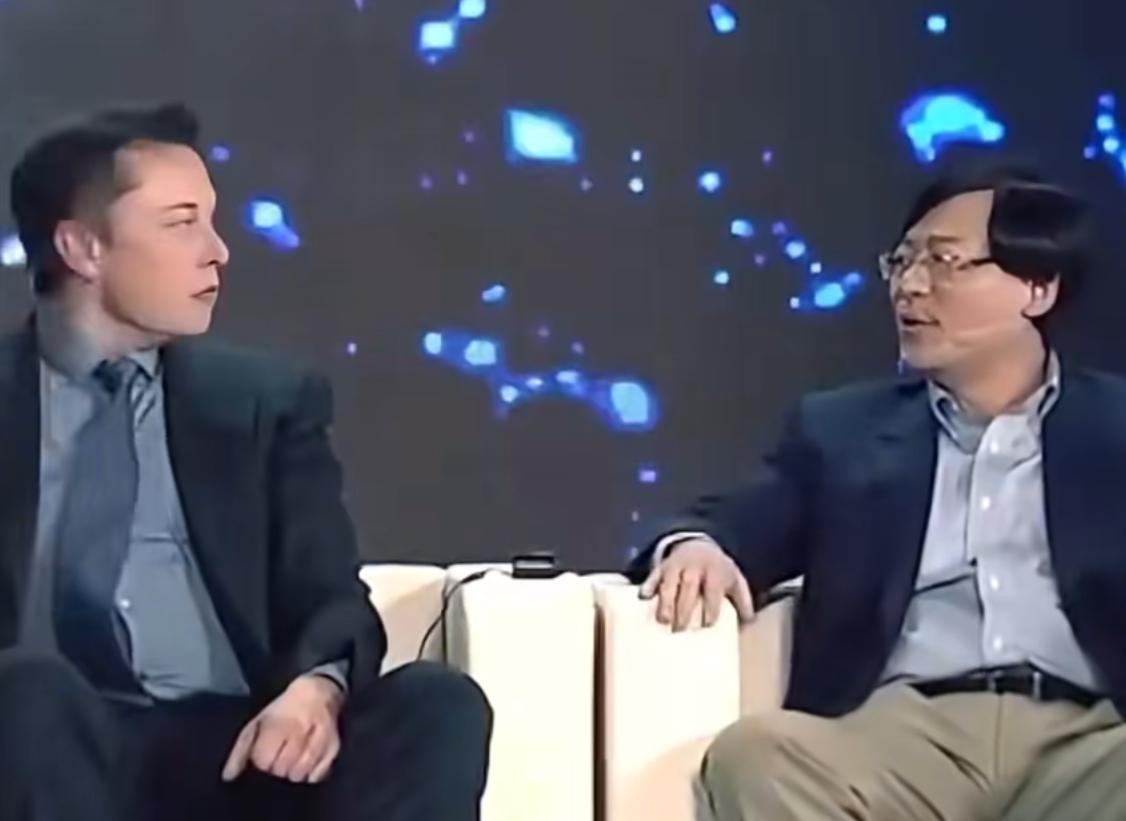 据说，马斯克后悔至今的一件事，就是当时扭头看了一眼。那个时候，某想一年卖了1.