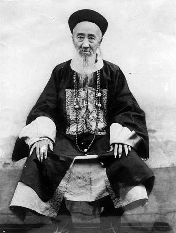 1916年，清末首富盛宣怀留下1300多万两白银的遗产，折合现在约100多亿元。