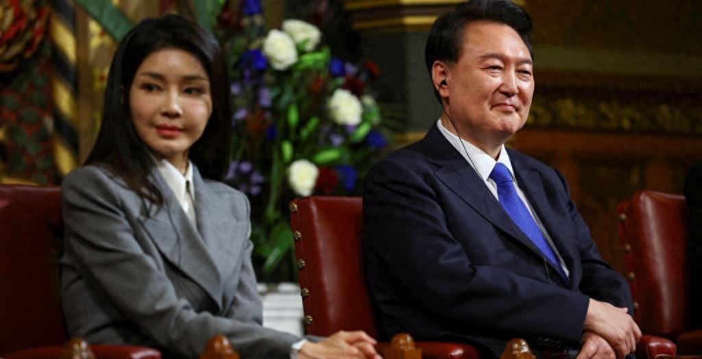 金建希进看守所，最折磨她的不是睡地板，也不是饭菜不好，而是，她那么爱美一个女人，
