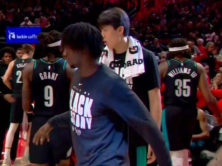 杨瀚森被雪藏斯普利特奇葩用人致开拓者六连败杨瀚森是开拓者今年首轮16号秀，