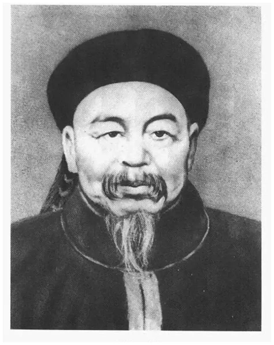 左宗棠倒插门进了周家，连生三个女儿后，妻子劝他纳妾，左宗棠死活不肯，岳母说：“要是不纳妾的话，那就把