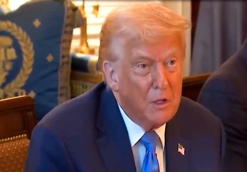 特朗普这回是真要按住战火了。就在4号的白宫，他亲口向记者抖出底牌：他正把自己的