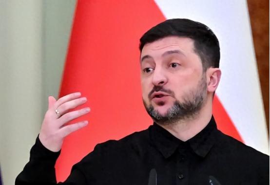 真要战斗到最后一人？泽连斯基下全民征兵令！男女老幼全部上战场 先说说这份备受