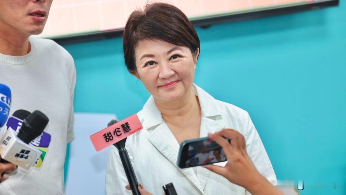 江启臣明成立竞总卢秀燕：3子合体第一次破例献给“大鼻子”台中市长卢秀燕今天