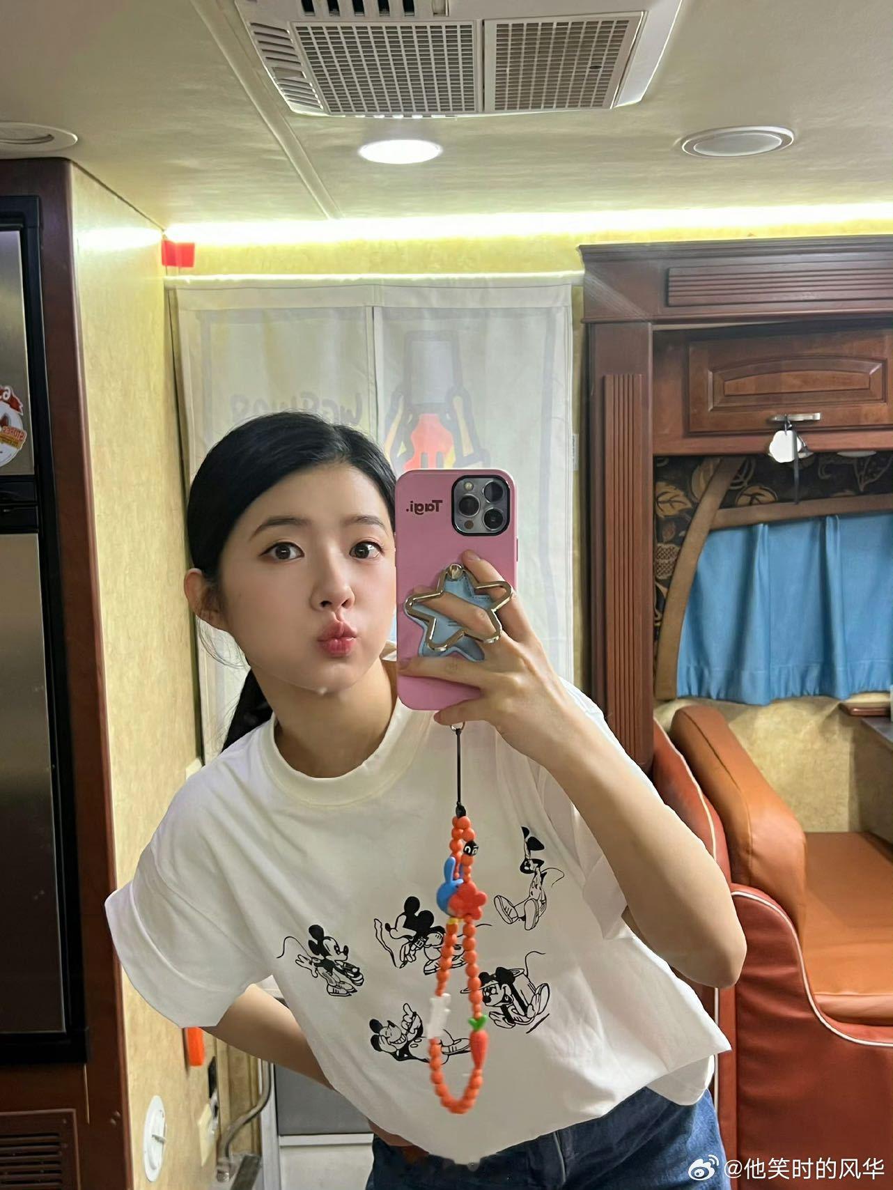 何蓝逗我就说追星也有用吧跟着何蓝逗学穿搭，从土气路人变身氛围感美女，身边人都问