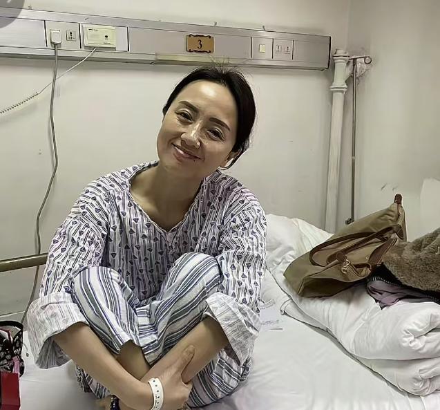 医生发布了朱媛媛住院的照片，同时还公布了朱媛媛默默做的一些事情，让人泪目。该医