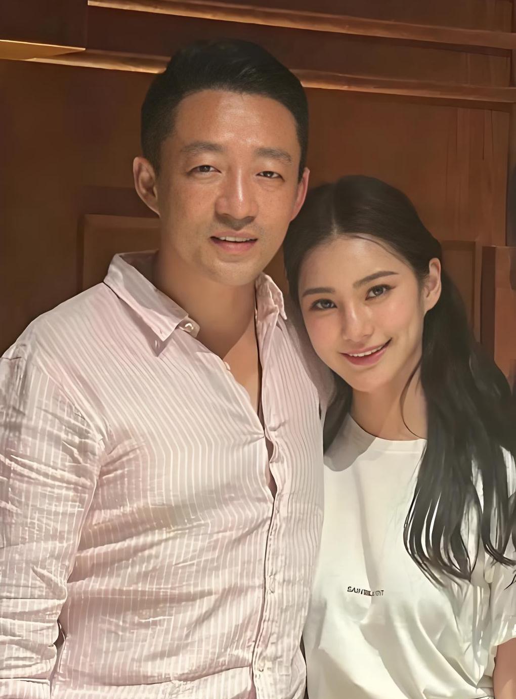 挺喜欢大S的，但她家人的做法不是很喜欢，老拿她说事！ 追悼会不开，没有葬礼，