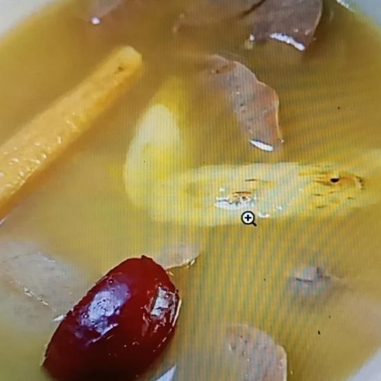 嘿，要说这男人腰好，女人补气血，还真有一碗汤堪称神操作。就这汤啊，食材搭配那叫一
