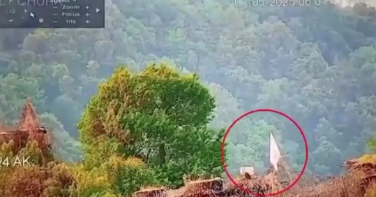 国产SH-15型155毫米卡车炮攻势极为猛烈，有消息称，印度军队部分据点已升起白