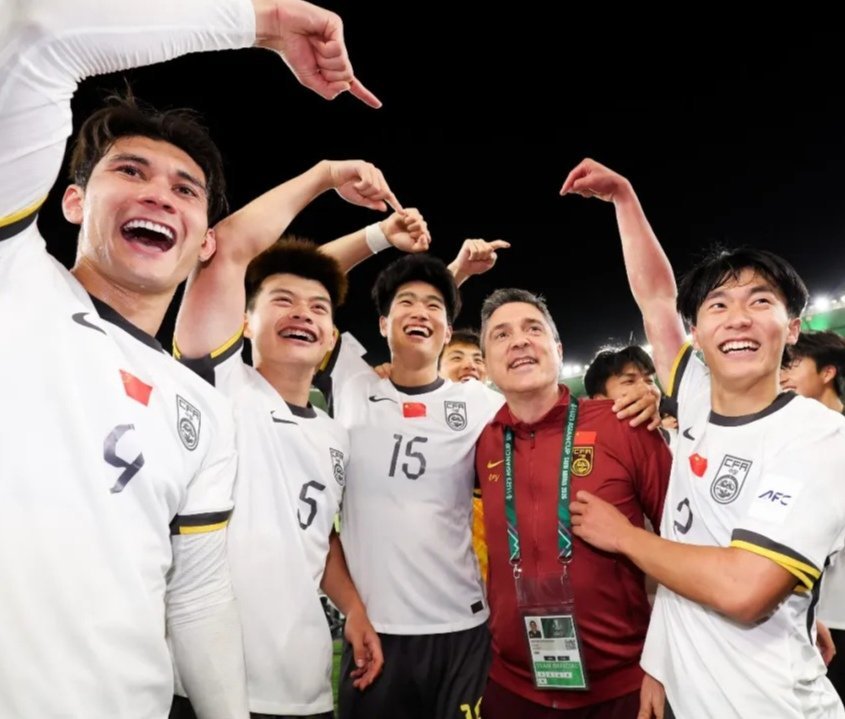 国足进世界杯！安东尼奥表示：U23国足这一代球员，配合更有经验的球员，绝对有很大