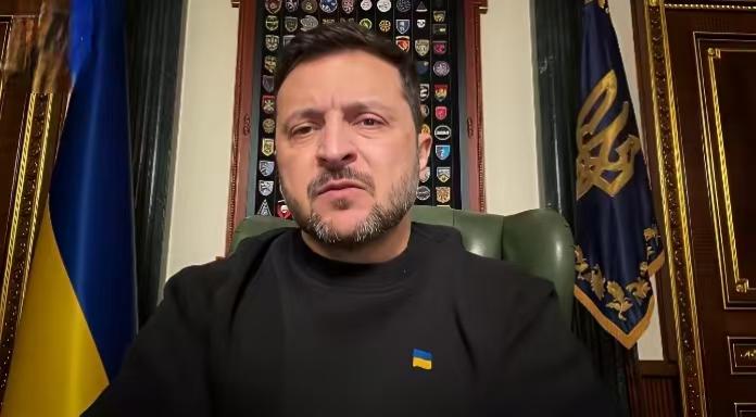 必须隆重表扬泽连斯基，这“精准踩坑”的能力，真是无人能及！乌克兰现在最缺的，