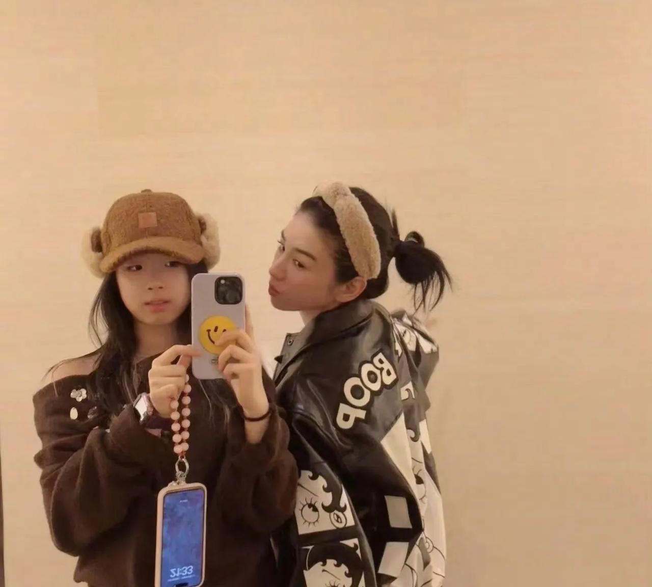有人说黄奕女儿为什么不能出道？国家都没有限制她不可以网友却非要插一脚，这话只