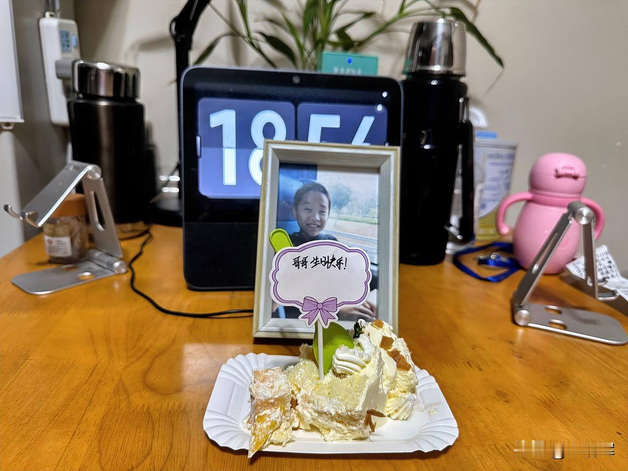 （1446）：孩子，早上好。今天早上凉爽无比，但是到了中午，估计又回到了夏天，气