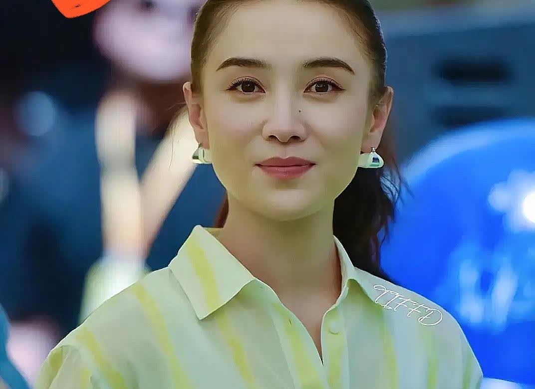 研究了大半天，终于从宋佳身上发现一个真理女人可以胖可以瘦，但千万