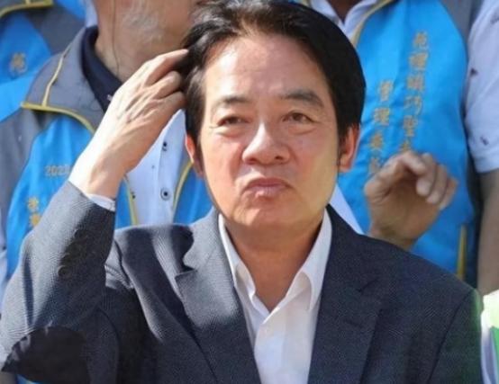 大陆还未开战,台湾大批军官连夜退伍辞职!由于解放军军舰每天在台岛附近出没,导致台