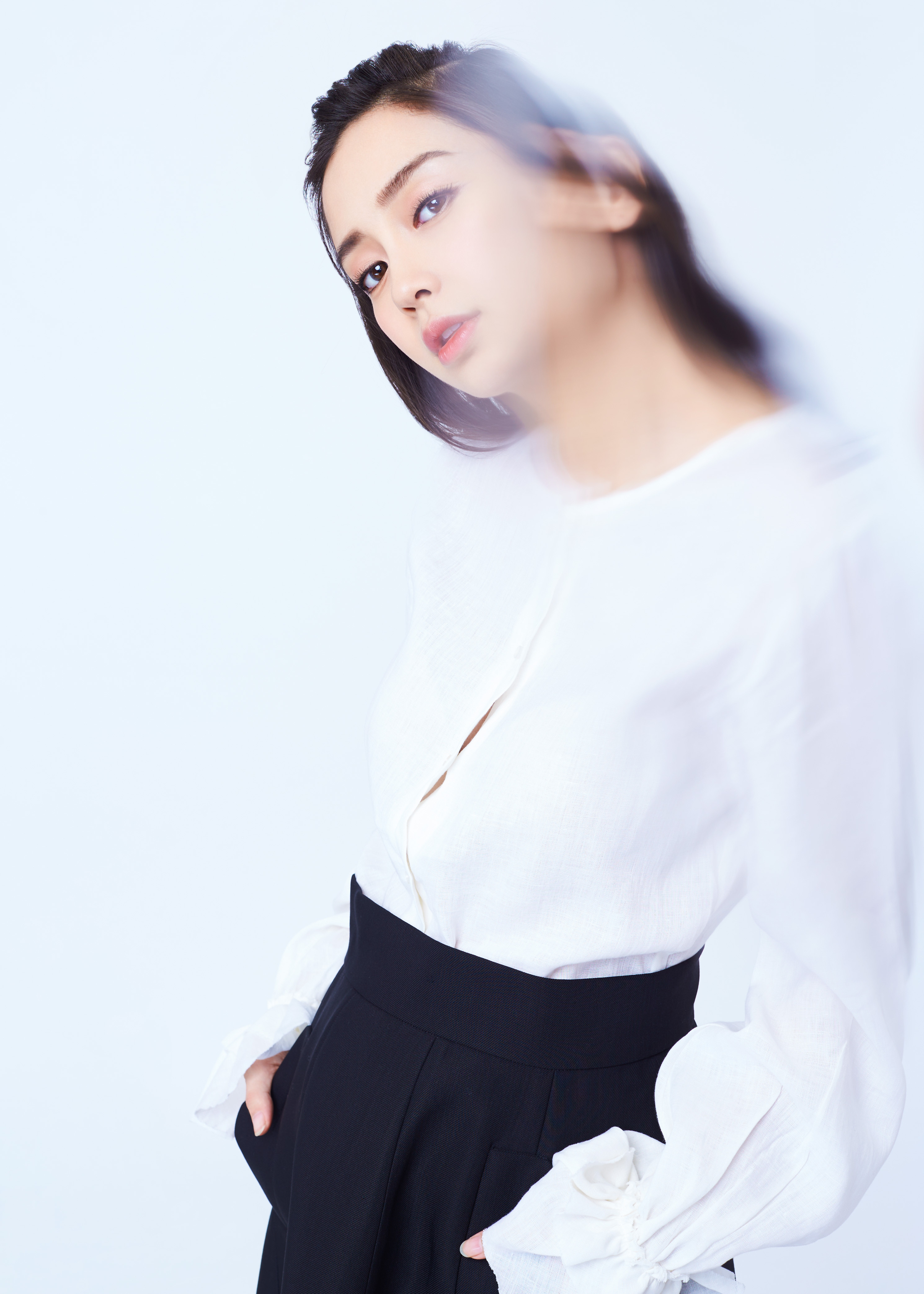 为angelababy守护星愿🌸星愿生日企划躲在头发里偷偷放电的漂亮姐姐