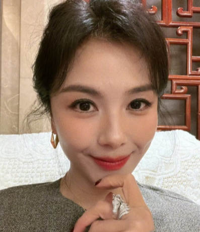 岁月不败美人啊，刘涛这长相没得说都这么久了状态还是这么好！​​​