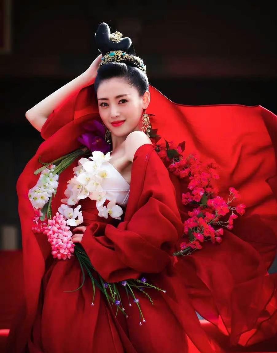 十年前，《太子妃升职记》那叫一个火啊！谁能想到一部穷得坦荡、雷得销魂的网剧，能