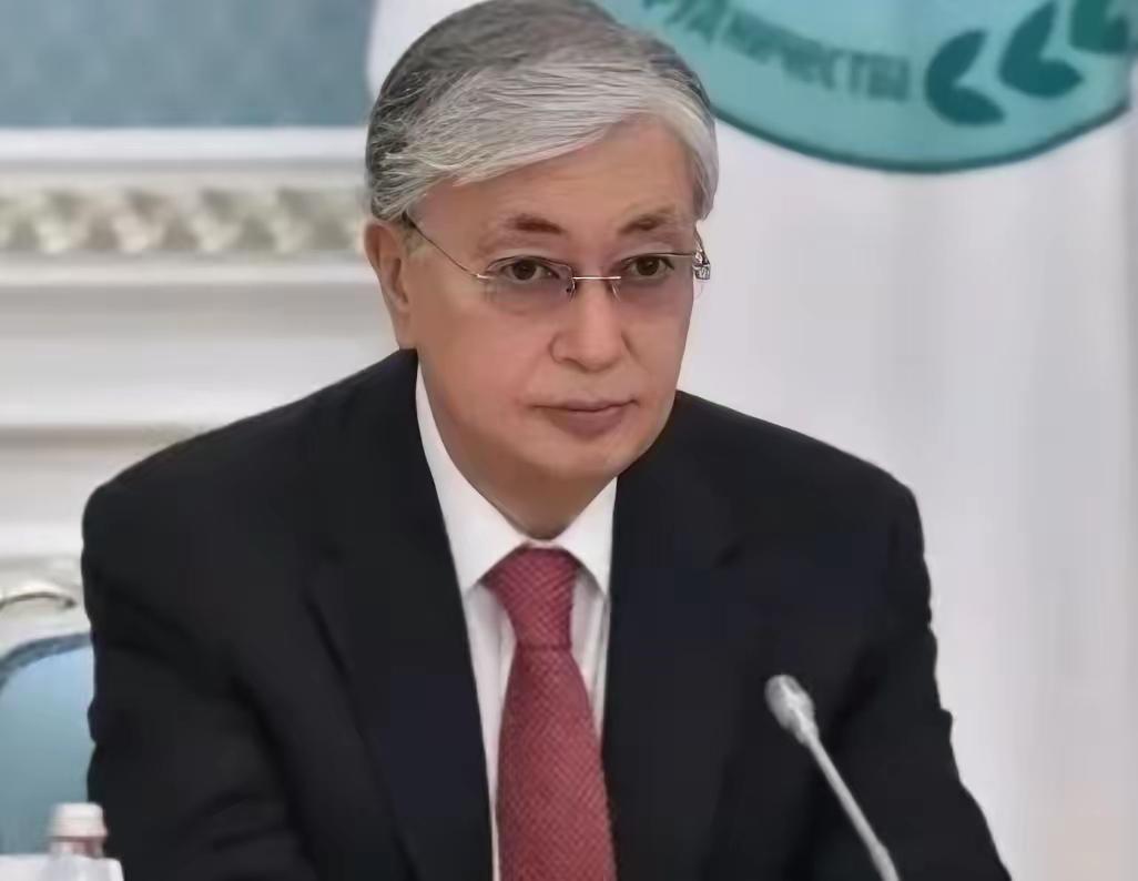 苏联为什么斗不赢美国？你以为是苏联输给了美国，实际上不是苏联斗不过美国，而是斗不