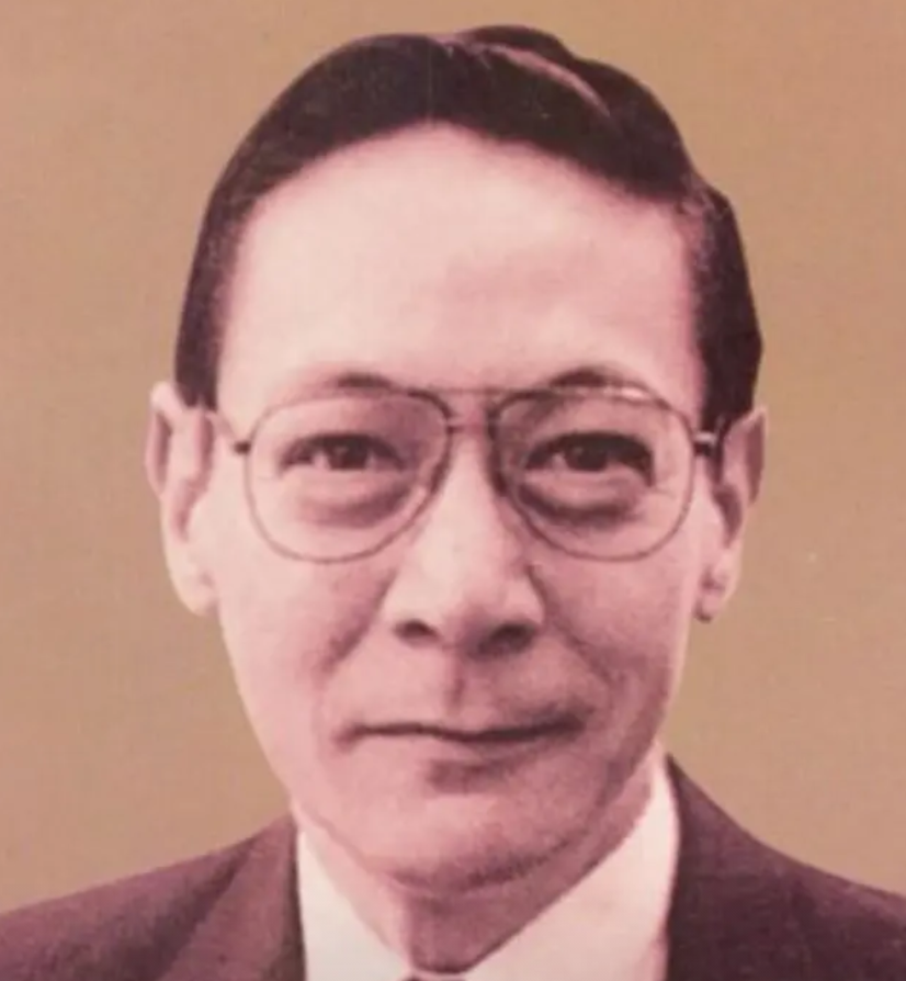 1995年，47岁的蒋孝勇被诊断出得了食道癌，他在台湾找遍名医都没有任何效果，生